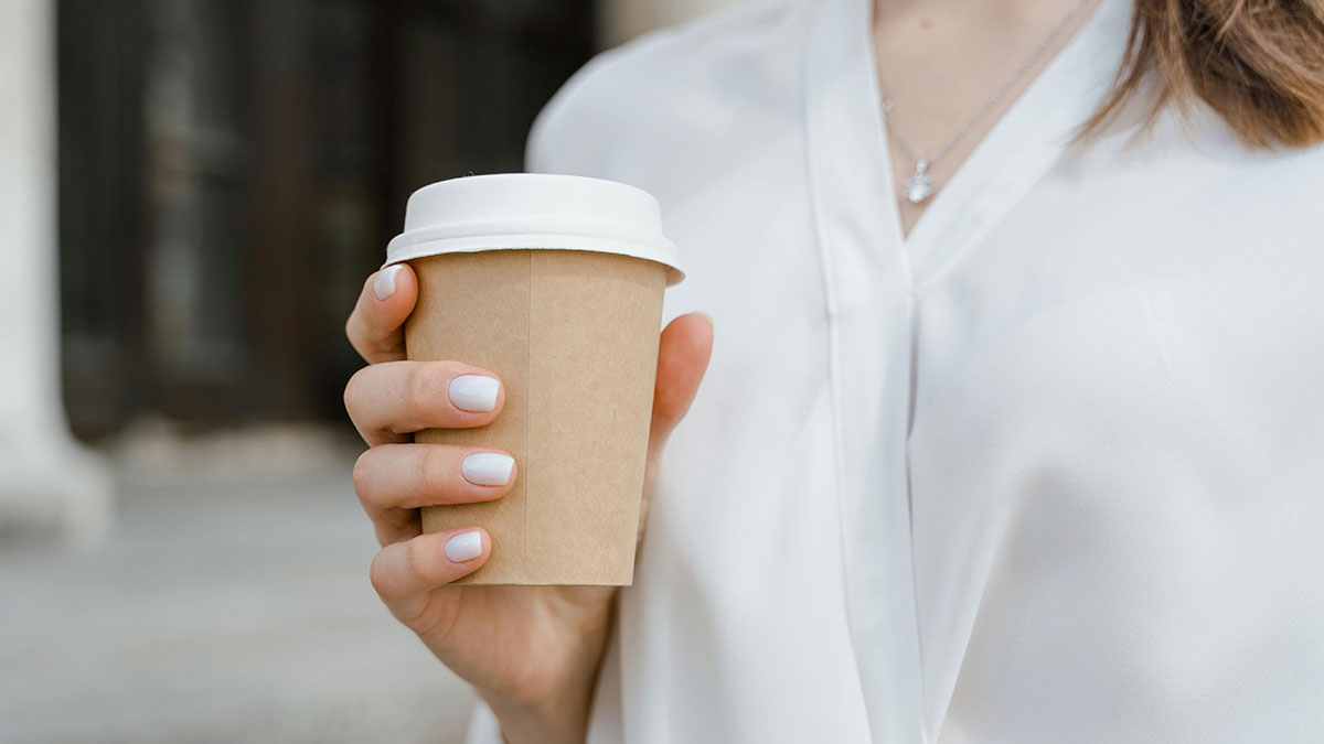 “For Real?”: Woman Buys Coffee, Thinks Pregnant Cashier’s Reaction To It Is Overdramatic