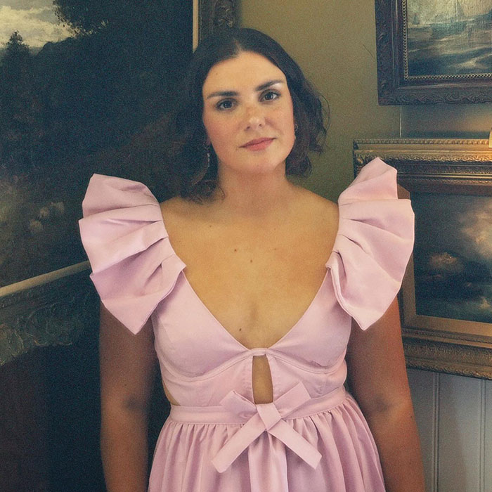 Woman’s Attempt To Film A Video About Not “Annoying” Locals As A Tourist Hilariously Backfires Woman’s Attempt To Film A Video About Not “Annoying” Locals As A Tourist Hilariously Backfires