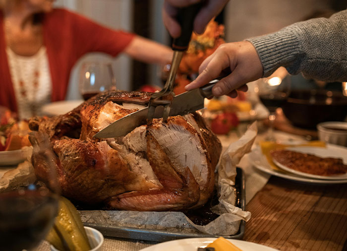 Militantly Vegan Man Tries To Ruin Possibly The Last Thanksgiving With The Whole Family Militantly Vegan Man Tries To Ruin Possibly The Last Thanksgiving With The Whole Family