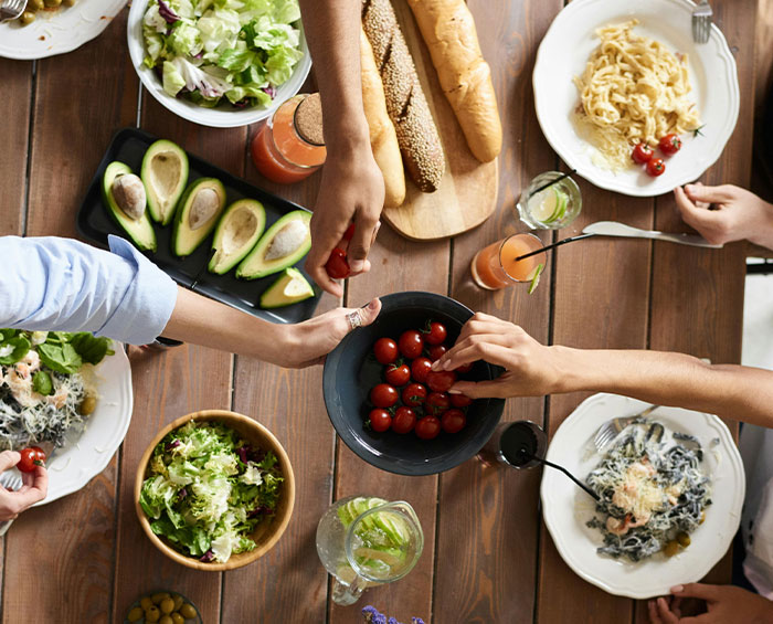 Militantly Vegan Man Tries To Ruin Possibly The Last Thanksgiving With The Whole Family Militantly Vegan Man Tries To Ruin Possibly The Last Thanksgiving With The Whole Family