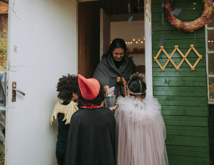 29YO Just Assumes Her 19YO Sis Is A Pro-Bono Babysitter, Shocked To Receive A Flat-Out Refusal 29YO Just Assumes Her 19YO Sis Is A Pro-Bono Babysitter, Shocked To Receive A Flat-Out Refusal