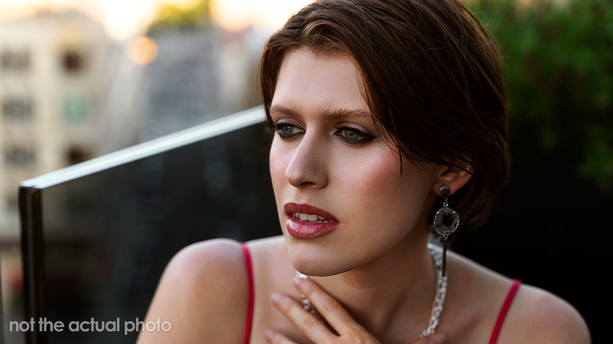 “AITA For Refusing To Let My Sister Wear Our Late Mom’s Necklace On Her Wedding Day?”