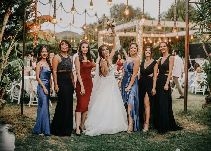 Envious Woman Tries To Hurt Sister At Her Own Wedding, Faces Harsh Backlash In Return Envious Woman Tries To Hurt Sister At Her Own Wedding, Faces Harsh Backlash In Return