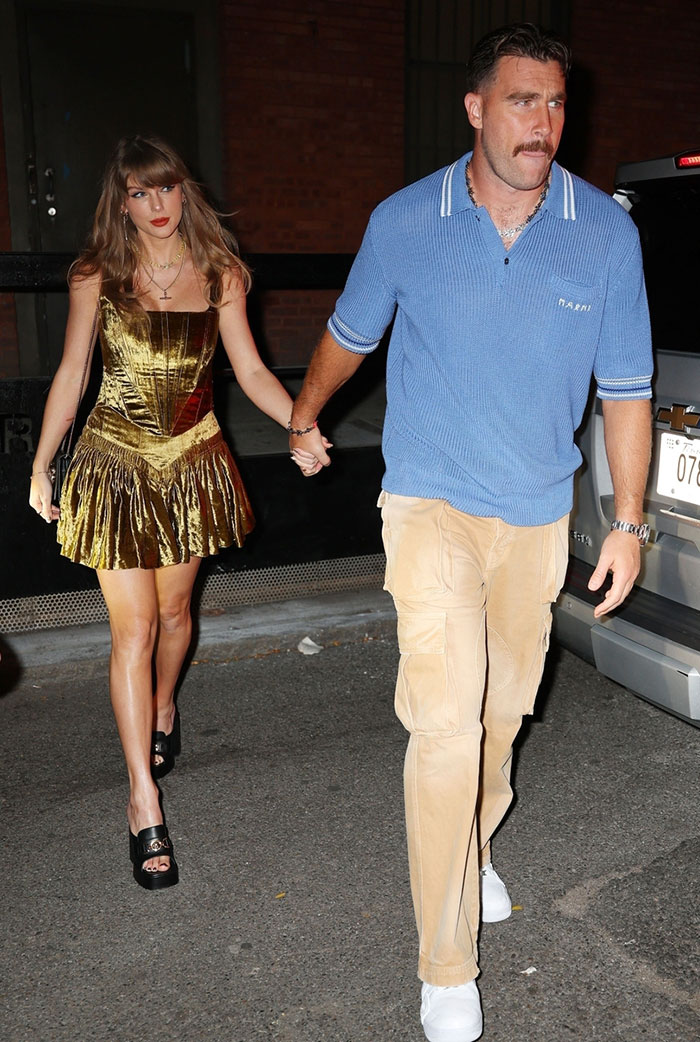Taylor Swift Sparks Concern As Fans Spot Alarming Detail After Date Night With Travis Kelce Taylor Swift Sparks Concern As Fans Spot Alarming Detail After Date Night With Travis Kelce