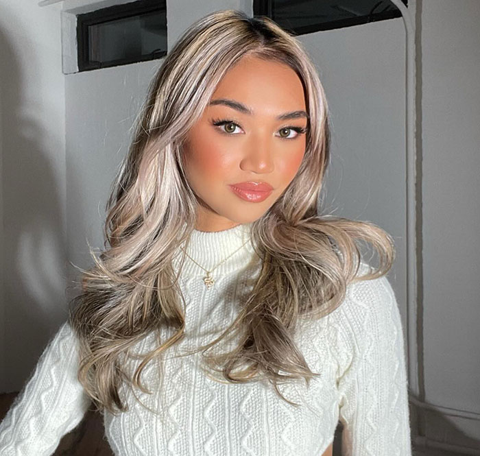 Aspiring Influencers Who Dreamed Of Being Famous Forced Into "Real Jobs" To Survive: "Exhausting" Aspiring Influencers Who Dreamed Of Being Famous Forced Into "Real Jobs" To Survive: "Exhausting"