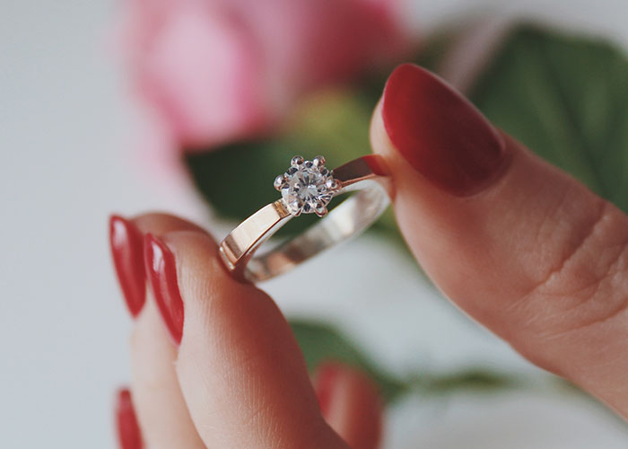 Man Realizes His Values Don’t Match His Fiancée’s After Proposing, Ends Everything Man Realizes His Values Don’t Match His Fiancée’s After Proposing, Ends Everything