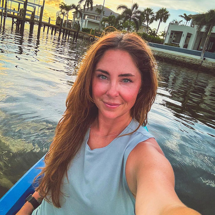 “There’s Obviously A Body”: Woman Discovers Rug In Her Yard, Suspects It May Have Human Remains “There’s Obviously A Body”: Woman Discovers Rug In Her Yard, Suspects It May Have Human Remains