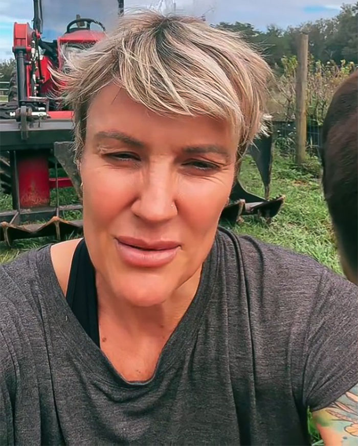 Viral Couple Who Didn’t Evacuate Amid Hurricane Milton Brings Donkey Into Their Home Viral Couple Who Didn’t Evacuate Amid Hurricane Milton Brings Donkey Into Their Home