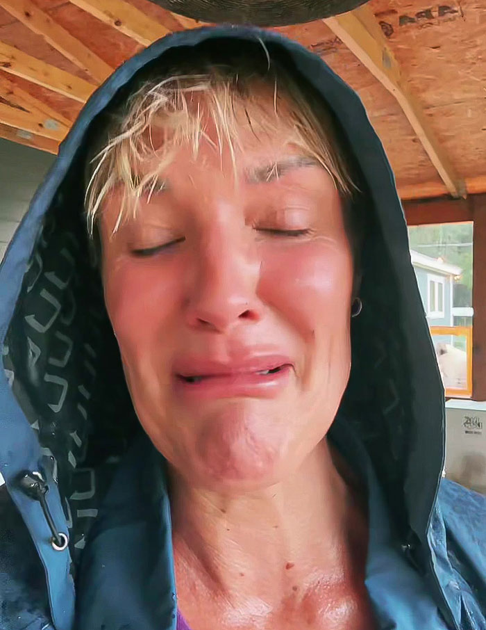 Viral Couple Who Didn’t Evacuate Amid Hurricane Milton Brings Donkey Into Their Home Viral Couple Who Didn’t Evacuate Amid Hurricane Milton Brings Donkey Into Their Home