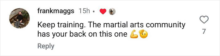 "Male Privilege": Man Interrupts Woman At The Gym To Use Punching Bag Himself, Sparks Outrage "Male Privilege": Man Interrupts Woman At The Gym To Use Punching Bag Himself, Sparks Outrage