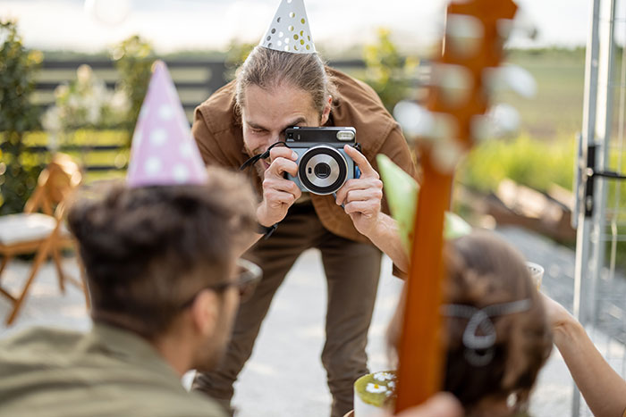 “My Heart Shattered”: Stepmom Tells 10-Year-Old To Get Out Of Family Picture, Enrages Dad “My Heart Shattered”: Stepmom Tells 10-Year-Old To Get Out Of Family Picture, Enrages Dad