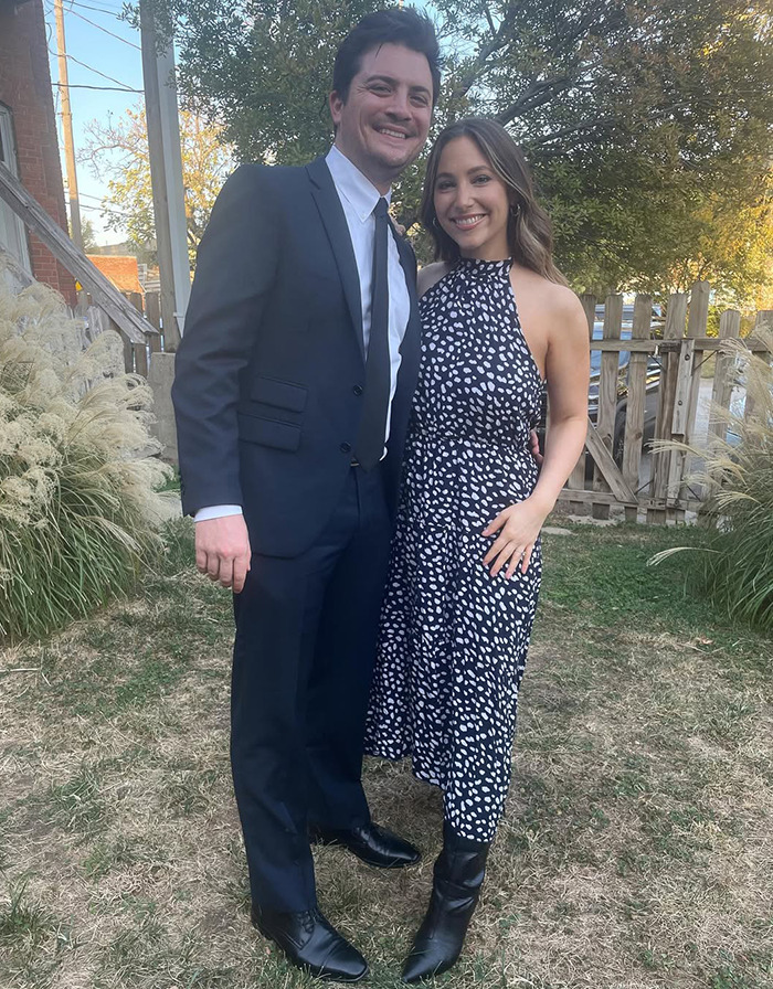 “I Am An Extreme Slob”: Bride Shares “Psycho” Hack To Save Her Wedding Dress From Getting Ruined “I Am An Extreme Slob”: Bride Shares “Psycho” Hack To Save Her Wedding Dress From Getting Ruined