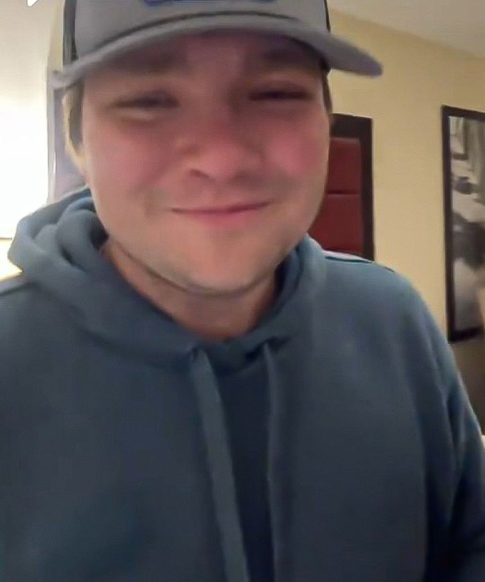 “Life Happens”: Wife Left At The Airport After Husband Gets Her Birthday Wrong On Plane Ticket “Life Happens”: Wife Left At The Airport After Husband Gets Her Birthday Wrong On Plane Ticket