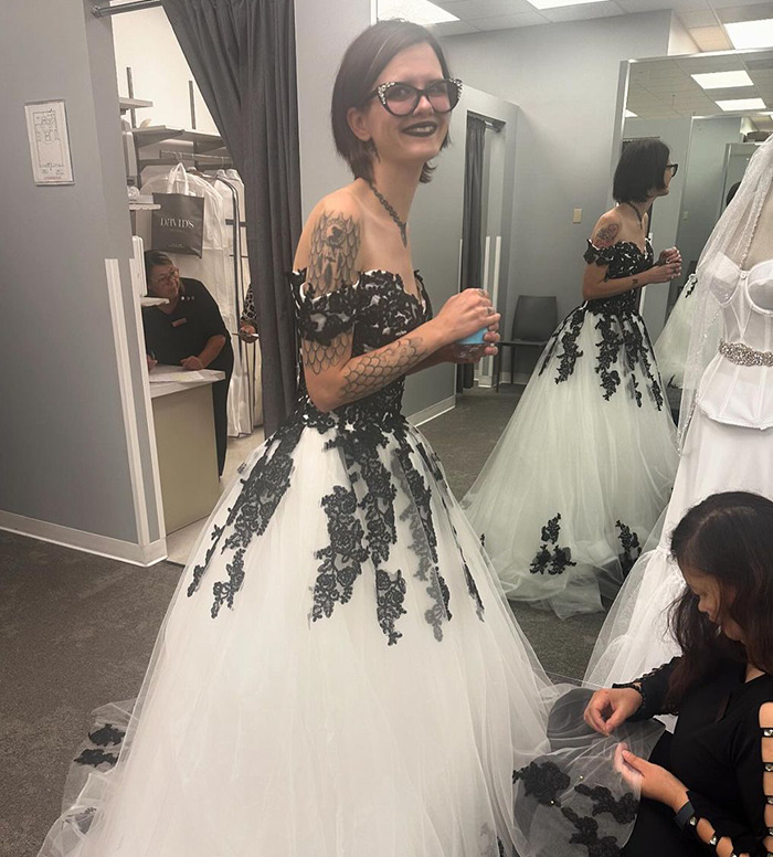 "Strangest Wedding I've Ever Seen": 'House Of Horrors' Survivor Ties The Knot In Gothic Style "Strangest Wedding I've Ever Seen": 'House Of Horrors' Survivor Ties The Knot In Gothic Style