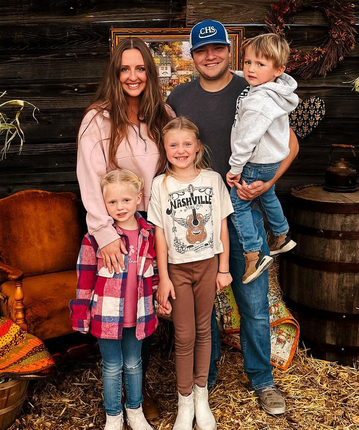 “Life Happens”: Wife Left At The Airport After Husband Gets Her Birthday Wrong On Plane Ticket “Life Happens”: Wife Left At The Airport After Husband Gets Her Birthday Wrong On Plane Ticket