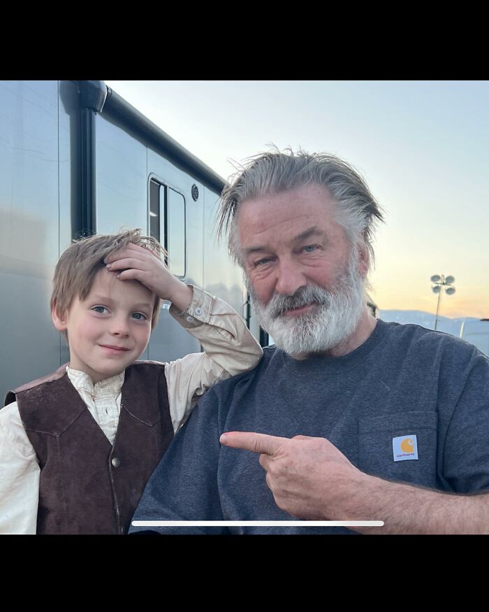 "Alec Baldwin Continues To Increase My Pain": Halyna Hutchins’ Mother Protests ‘Rust’ Premiere "Alec Baldwin Continues To Increase My Pain": Halyna Hutchins’ Mother Protests ‘Rust’ Premiere