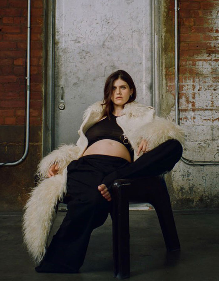 “Women’s Bodies Are Amazing”: Alexandra Daddario Shares Raw Pic Of Her "Magic" Postpartum Body “Women’s Bodies Are Amazing”: Alexandra Daddario Shares Raw Pic Of Her "Magic" Postpartum Body