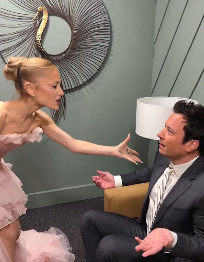 Ariana Grande Sparks New Health Concerns After Appearance At London Premiere Of ‘Wicked’ Ariana Grande Sparks New Health Concerns After Appearance At London Premiere Of ‘Wicked’