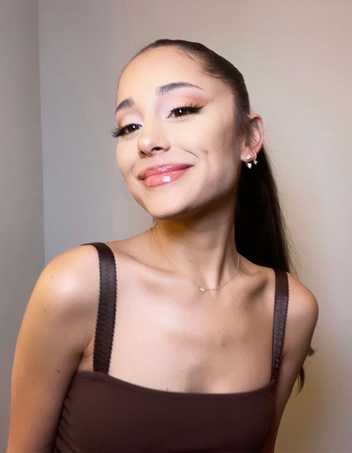 Ariana Grande Sparks New Health Concerns After Appearance At London Premiere Of ‘Wicked’ Ariana Grande Sparks New Health Concerns After Appearance At London Premiere Of ‘Wicked’