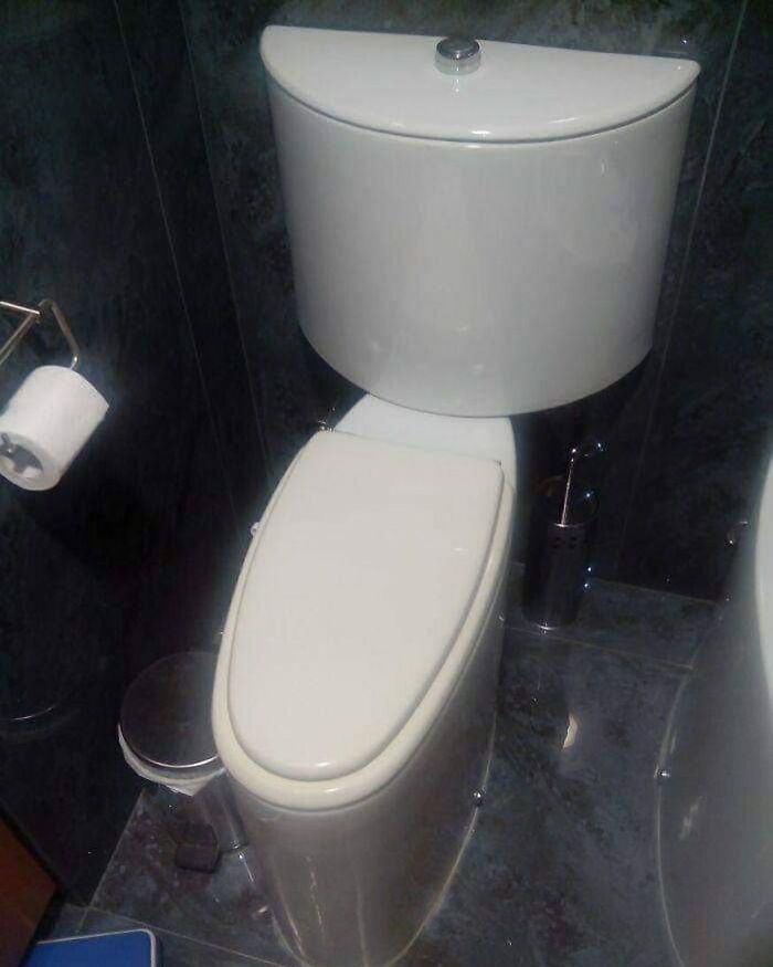 Toilets-With-Threatening-Auras-Pictures