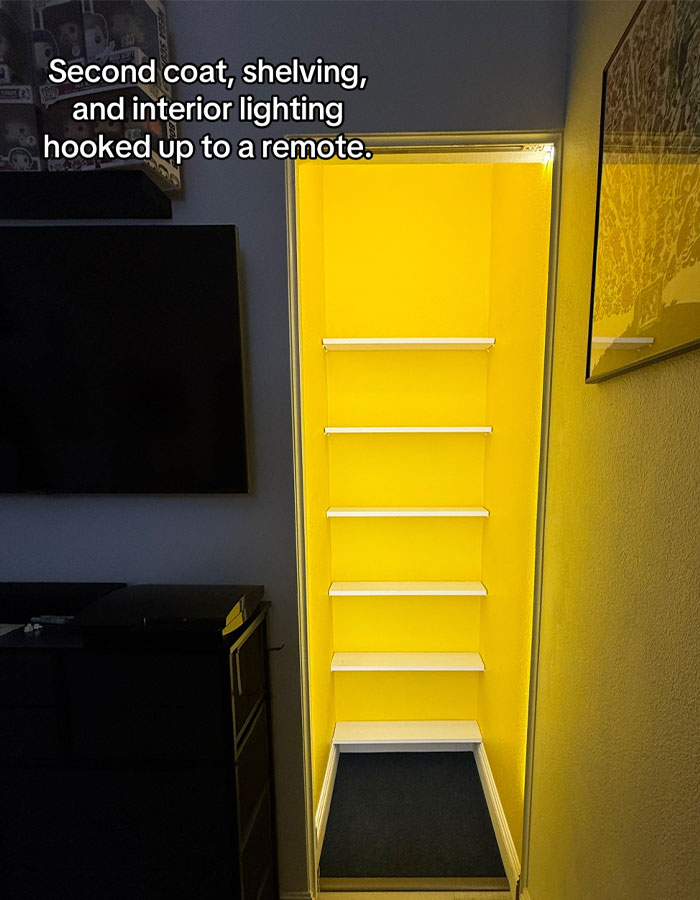 Man Creates Blockbuster VHS Store In His Tiny Bedroom Closet, Says "This Is Art" Man Creates Blockbuster VHS Store In His Tiny Bedroom Closet, Says "This Is Art"