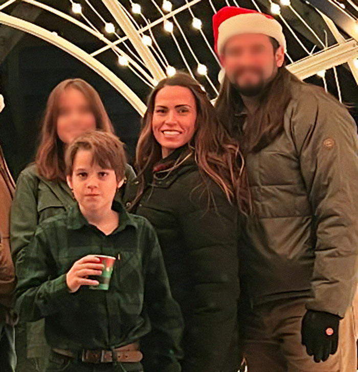 Mom Arrested For Letting 10-Year-Old Son Walk Alone, Community Raises Over $55k To Help Her Mom Arrested For Letting 10-Year-Old Son Walk Alone, Community Raises Over $55k To Help Her