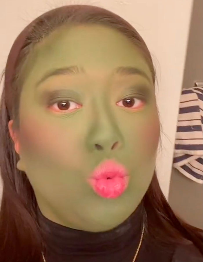 'Wicked' Fans Upset Over Movie Theater's "Dumb Rule" Prior To Entering Screening 'Wicked' Fans Upset Over Movie Theater's "Dumb Rule" Prior To Entering Screening