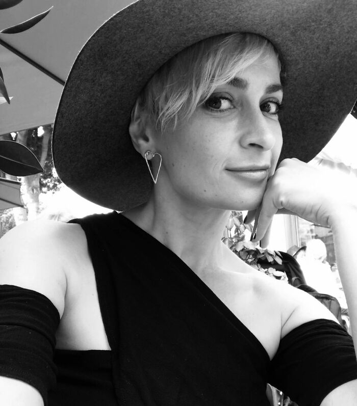 "Alec Baldwin Continues To Increase My Pain": Halyna Hutchins’ Mother Protests ‘Rust’ Premiere "Alec Baldwin Continues To Increase My Pain": Halyna Hutchins’ Mother Protests ‘Rust’ Premiere