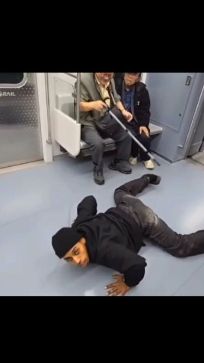 Controversial Streamer Johnny Somali Attacked, Banned From Leaving South Korea Over Lewd Stunts Controversial Streamer Johnny Somali Attacked, Banned From Leaving South Korea Over Lewd Stunts