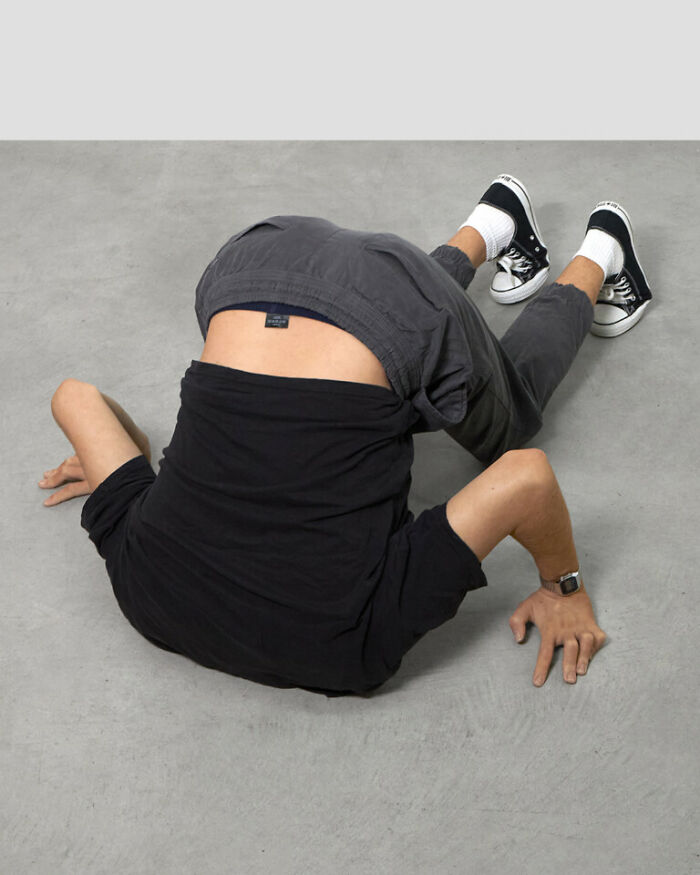 Artist Uses Hyperrealistic Sculptures To Explore Society Through Absurdity Artist Uses Hyperrealistic Sculptures To Explore Society Through Absurdity