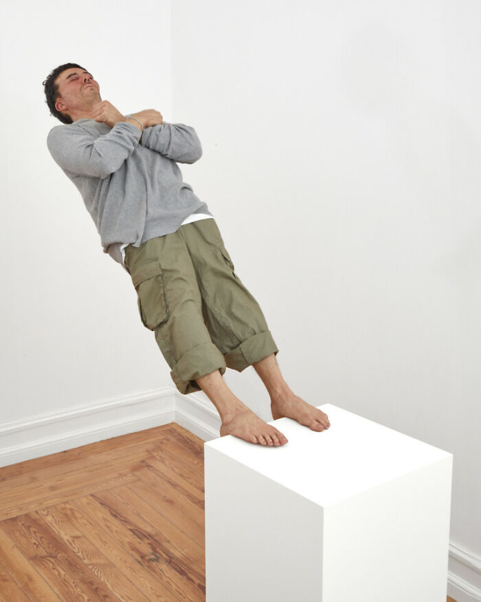 Artist Uses Hyperrealistic Sculptures To Explore Society Through Absurdity Artist Uses Hyperrealistic Sculptures To Explore Society Through Absurdity