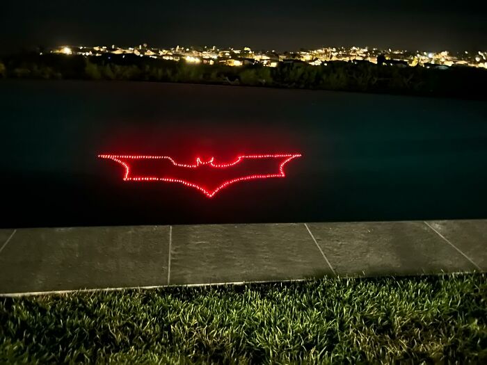 New Owners Of Matthew Perry's Home Slammed For Posing By Pool Where Actor's Body Was Found New Owners Of Matthew Perry's Home Slammed For Posing By Pool Where Actor's Body Was Found