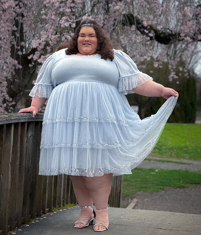 “Nothing In Life Is Free”: Plus-Size Traveler Slammed For Demanding Free Extra Plane Seats “Nothing In Life Is Free”: Plus-Size Traveler Slammed For Demanding Free Extra Plane Seats