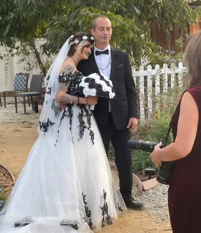 "Strangest Wedding I've Ever Seen": 'House Of Horrors' Survivor Ties The Knot In Gothic Style "Strangest Wedding I've Ever Seen": 'House Of Horrors' Survivor Ties The Knot In Gothic Style