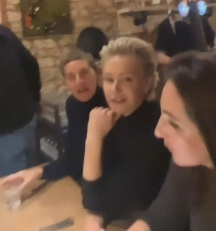 Ellen DeGeneres Debuts New Look After Fleeing The US: “Everyone Deserves A Second Chance” Ellen DeGeneres Debuts New Look After Fleeing The US: “Everyone Deserves A Second Chance”