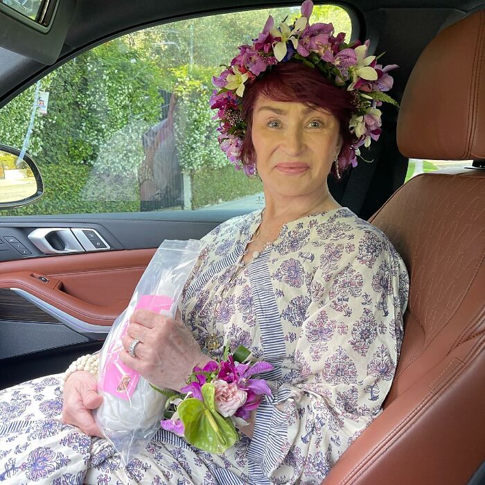 “Can’t She Just Leave Her Face Alone?”: Sharon Osbourne Looks Unrecognizable During Outing “Can’t She Just Leave Her Face Alone?”: Sharon Osbourne Looks Unrecognizable During Outing