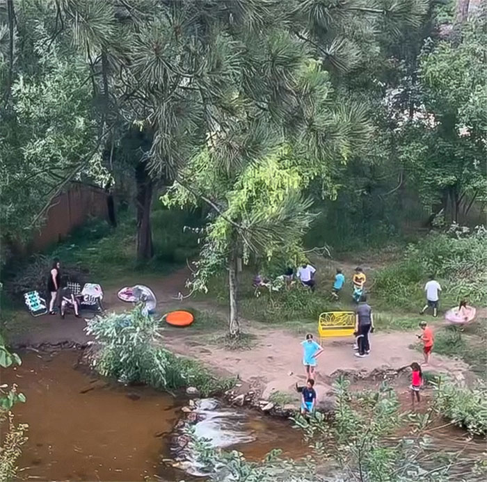 "Imagine The Noise": Woman Buys Dream House Only For Strangers To Turn It Into Tourist Spot "Imagine The Noise": Woman Buys Dream House Only For Strangers To Turn It Into Tourist Spot