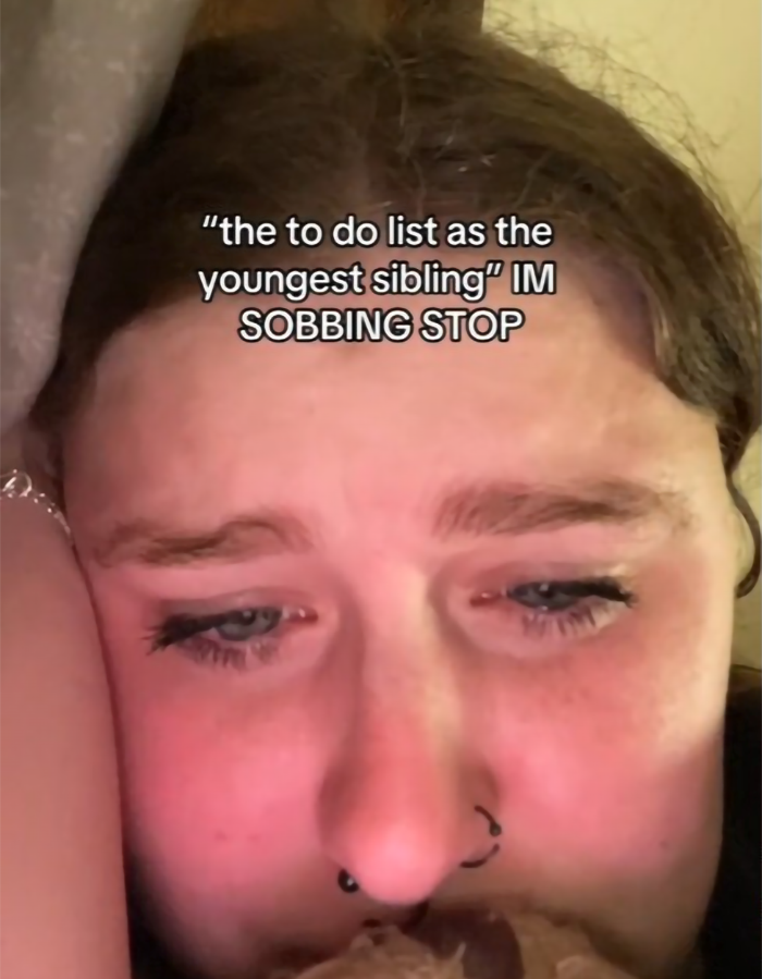 "To-Do List Of Youngest Sibling" Trend Is Making Everyone Tear Up "To-Do List Of Youngest Sibling" Trend Is Making Everyone Tear Up