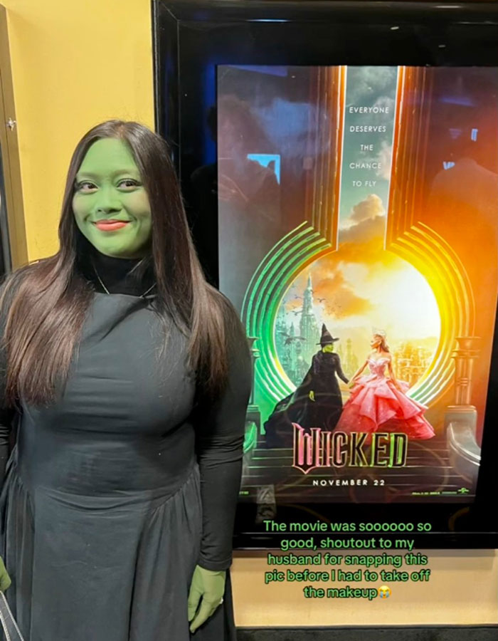 'Wicked' Fans Upset Over Movie Theater's "Dumb Rule" Prior To Entering Screening 'Wicked' Fans Upset Over Movie Theater's "Dumb Rule" Prior To Entering Screening