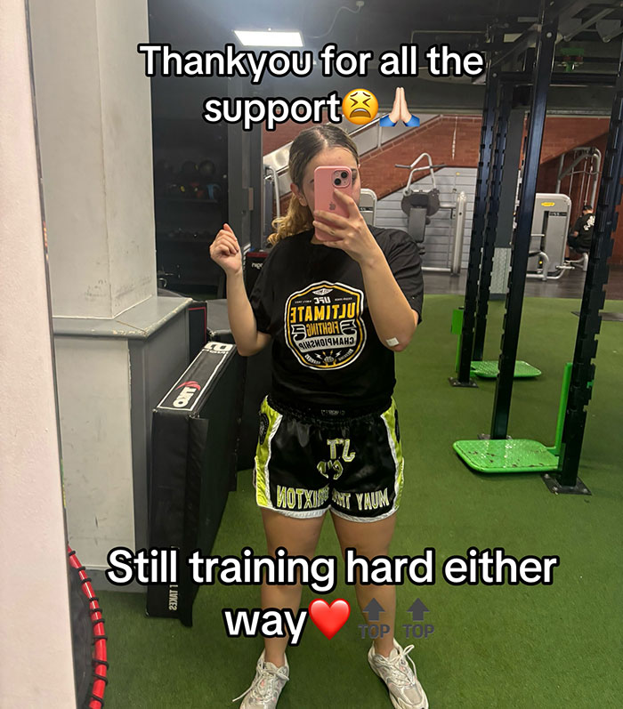 "Male Privilege": Man Interrupts Woman At The Gym To Use Punching Bag Himself, Sparks Outrage "Male Privilege": Man Interrupts Woman At The Gym To Use Punching Bag Himself, Sparks Outrage