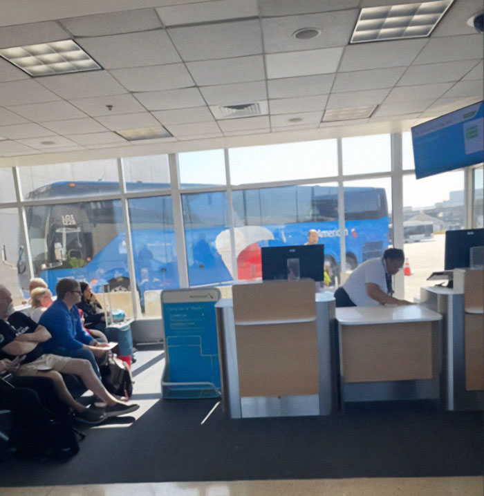 Passenger Shows Up For American Airlines “Flight”—Finds Bus Waiting At Gate Passenger Shows Up For American Airlines “Flight”—Finds Bus Waiting At Gate