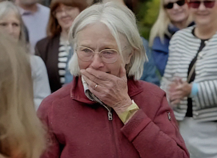 Antiques Roadshow Guest In Tears As She Learns Value Of Grandma’s Jewelry: “Took My Breath Away” Antiques Roadshow Guest In Tears As She Learns Value Of Grandma’s Jewelry: “Took My Breath Away”