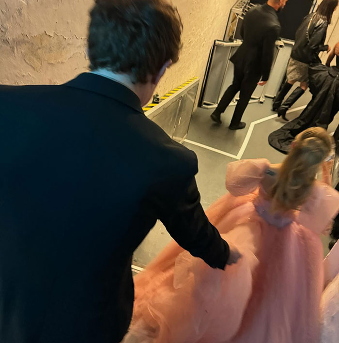 “Cheater”: Fans Have Harsh Words For Ariana Grande’s Boyfriend Ethan Slater “Cheater”: Fans Have Harsh Words For Ariana Grande’s Boyfriend Ethan Slater