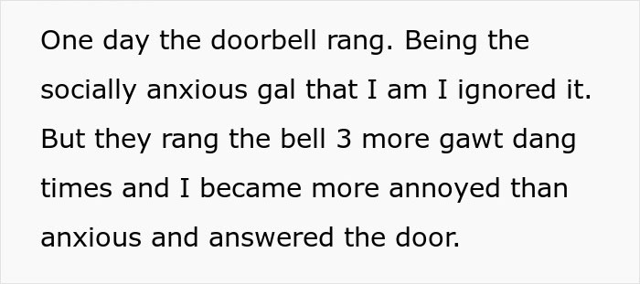 Woman Brings Out Her Husband's Ashes And Bursts Into Tears After Rude Guy's Demands Woman Brings Out Her Husband's Ashes And Bursts Into Tears After Rude Guy's Demands
