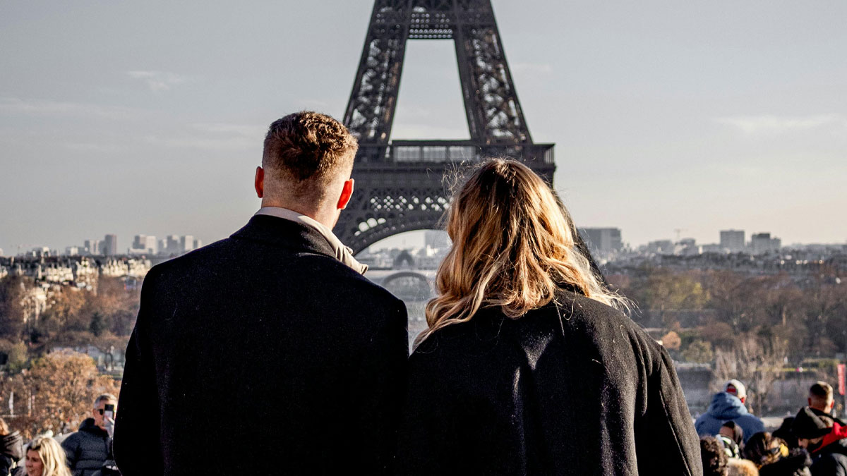 Woman’s Heart Sinks Thinking BF Wanted To Propose In Paris And Finding Out It Was Fake