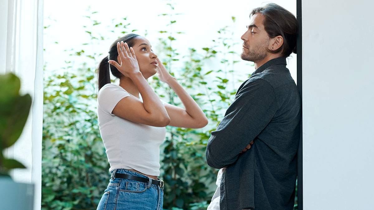 Guy Gives GF An Ultimatum, Left In Shock When She Chooses A “Soul-Sucking” Job Over Him