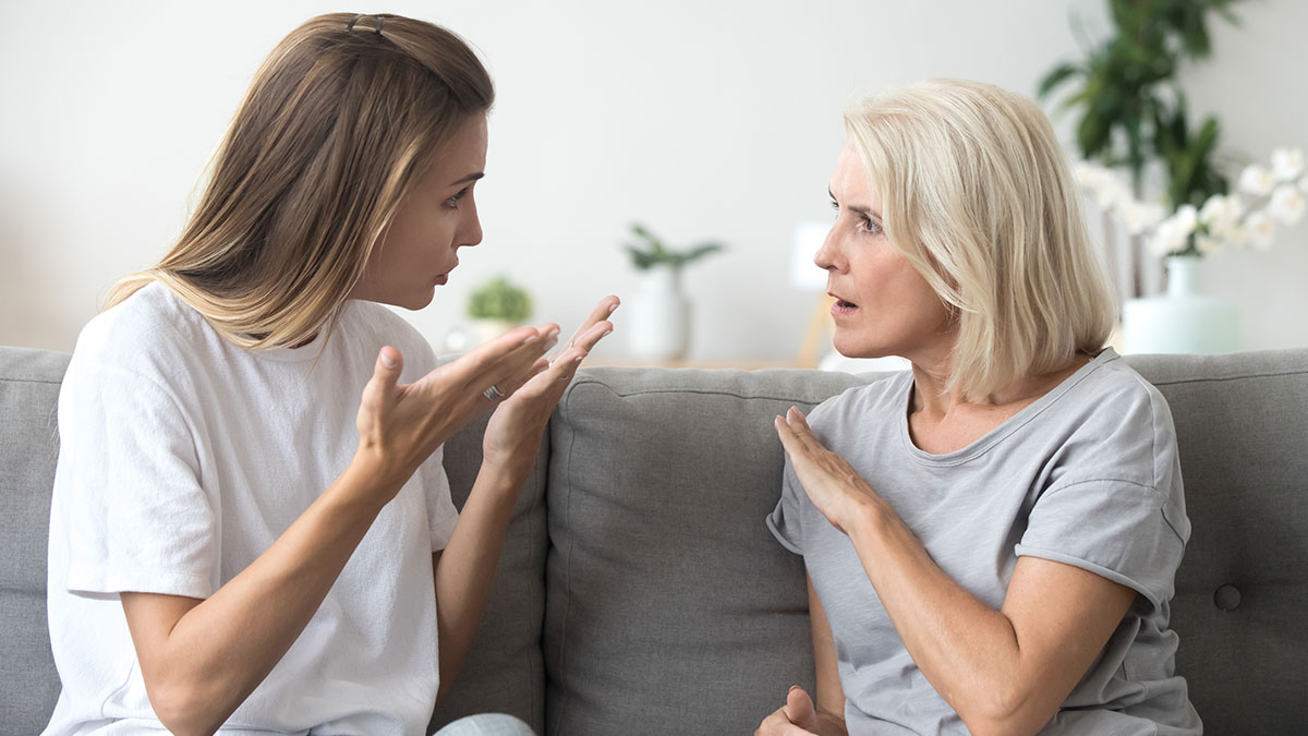 Couple Always Ends Up On Air Mattress On Family Holidays, Woman Loses Patience
