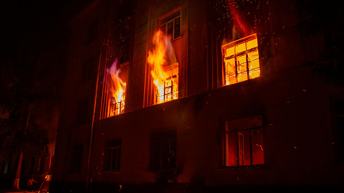 “I Just Don’t Know If I Want To Marry Her Anymore”: Man Disappointed In Fiancée After House Fire