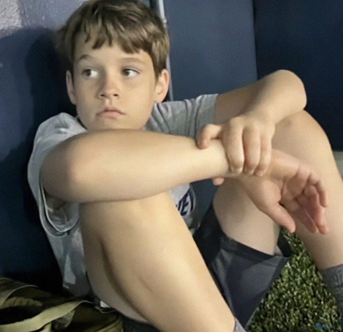 Mom Arrested For Letting 10-Year-Old Son Walk Alone, Community Raises Over $55k To Help Her Mom Arrested For Letting 10-Year-Old Son Walk Alone, Community Raises Over $55k To Help Her