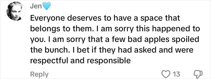 "Imagine The Noise": Woman Buys Dream House Only For Strangers To Turn It Into Tourist Spot "Imagine The Noise": Woman Buys Dream House Only For Strangers To Turn It Into Tourist Spot